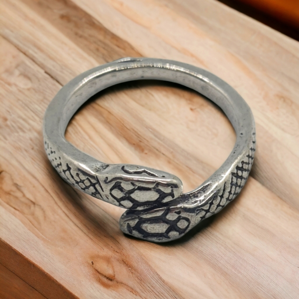 Two headed snake ring